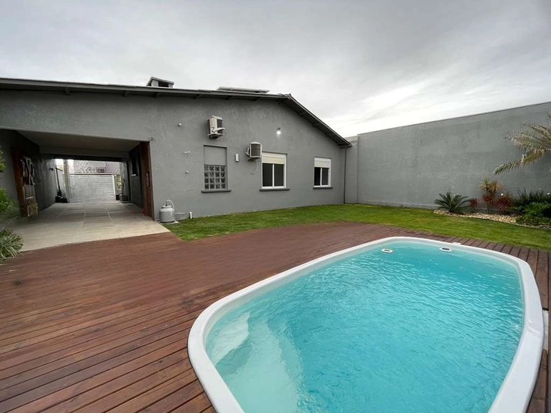 Casa em Atlântida Sul: 7ª foto da galeria de imagens do imóvel