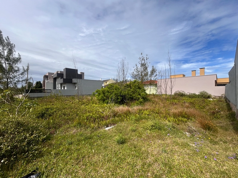 Terreno em Atlântida Sul: 1ª foto da galeria de imagens do imóvel