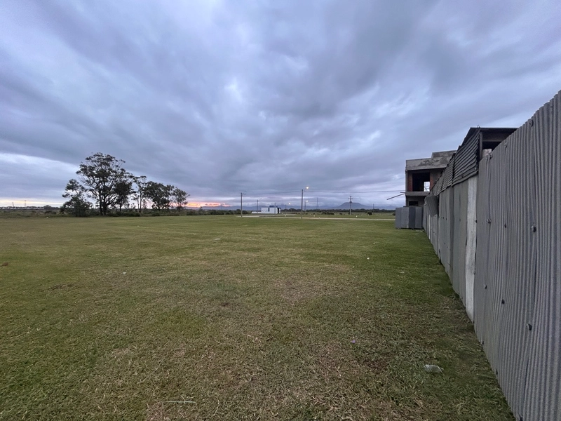 Ótimo terreno no Condomínio Santorini