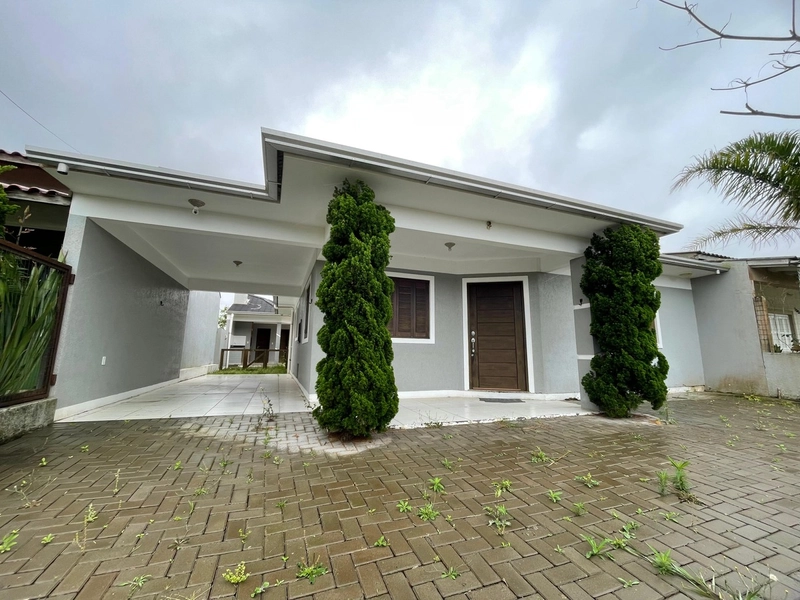 Casa à venda em Atlântida Sul!