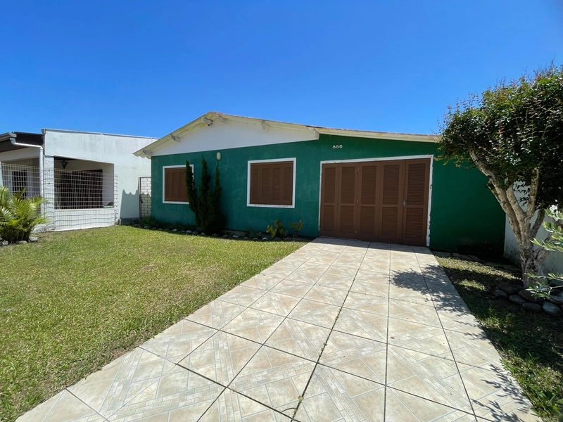 Casa à venda em Atlântida Sul!: 2ª foto da galeria de imagens do imóvel