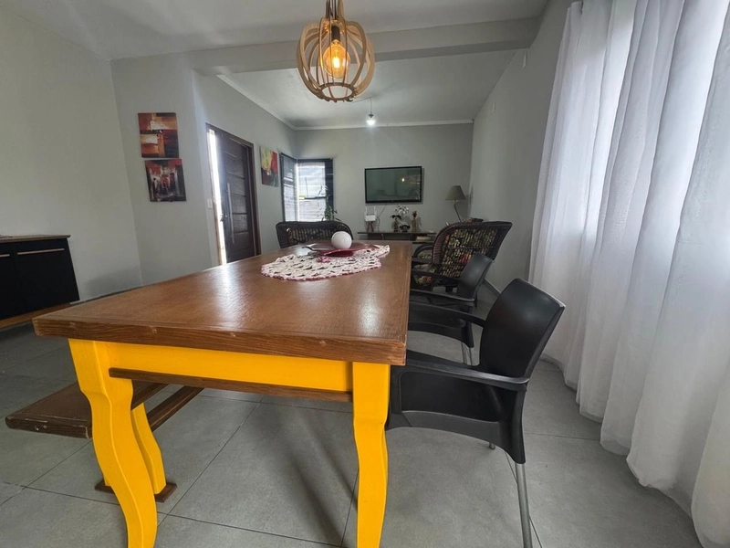 Casa de esquina em Atlântida Sul: 7ª foto da galeria de imagens do imóvel