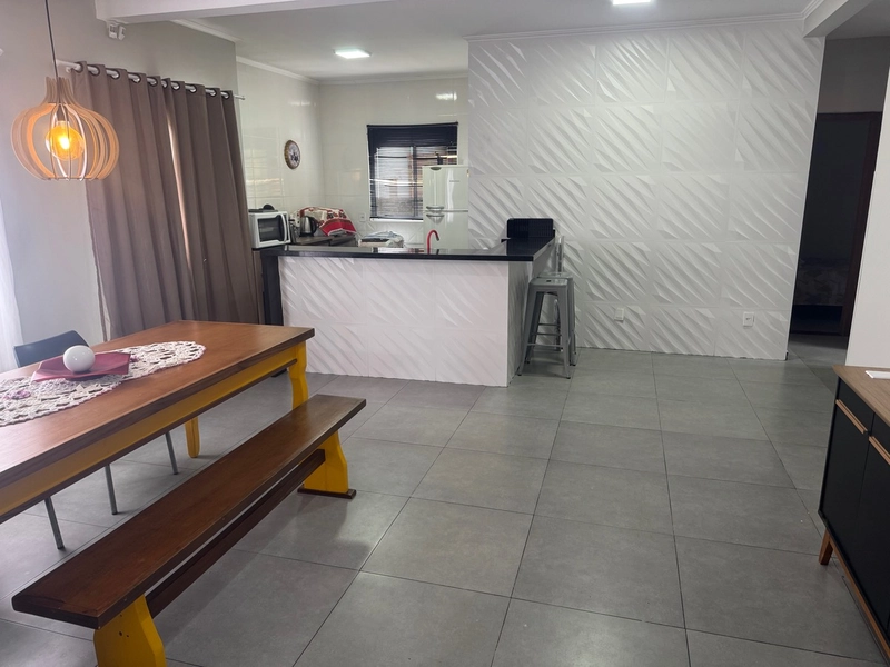 Casa de esquina em Atlântida Sul: 4ª foto da galeria de imagens do imóvel