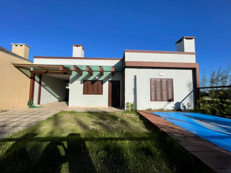 Casa à venda em Atlântida Sul!