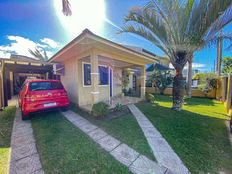 Casa a Venda em Atlântida Sul: 3ª foto da galeria de imagens do imóvel