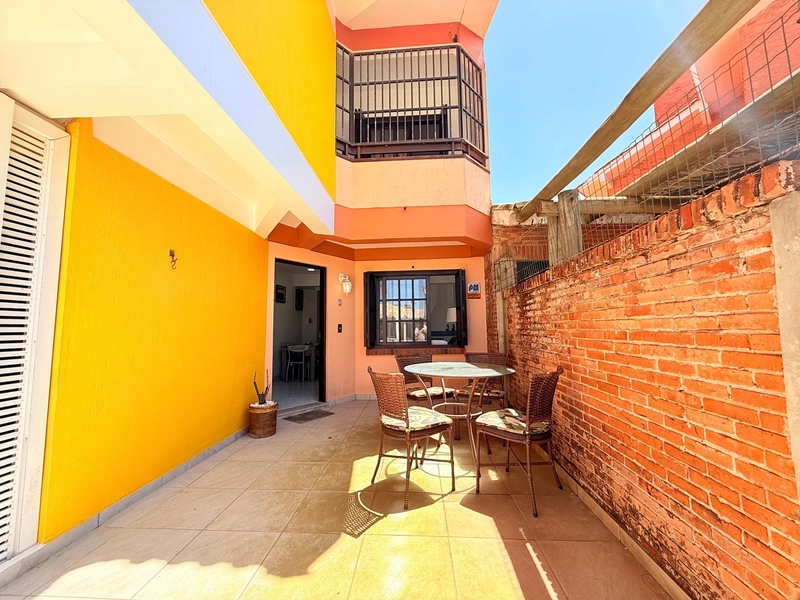 Sobrado a venda 50 metros do mar: 1ª foto da galeria de imagens do imóvel