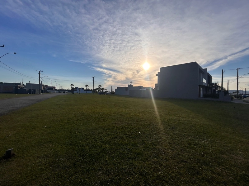 Terreno no Santorini: 3ª foto da galeria de imagens do imóvel