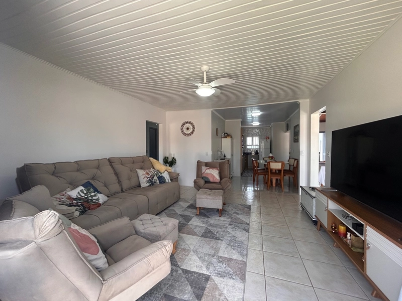 Casa a poucos metros do mar em Atlântida Sul!: 5ª foto da galeria de imagens do imóvel