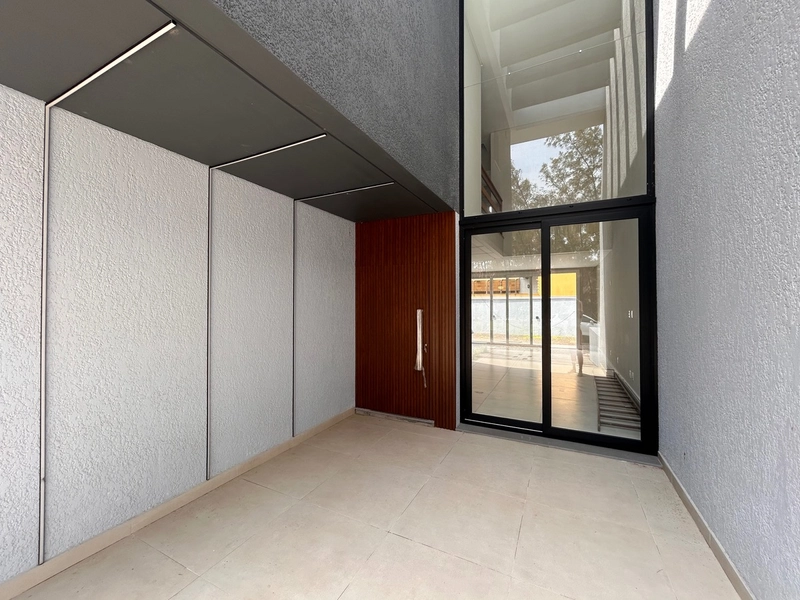 Sobrado de esquina em Xangrilá!: 3ª foto da galeria de imagens do imóvel