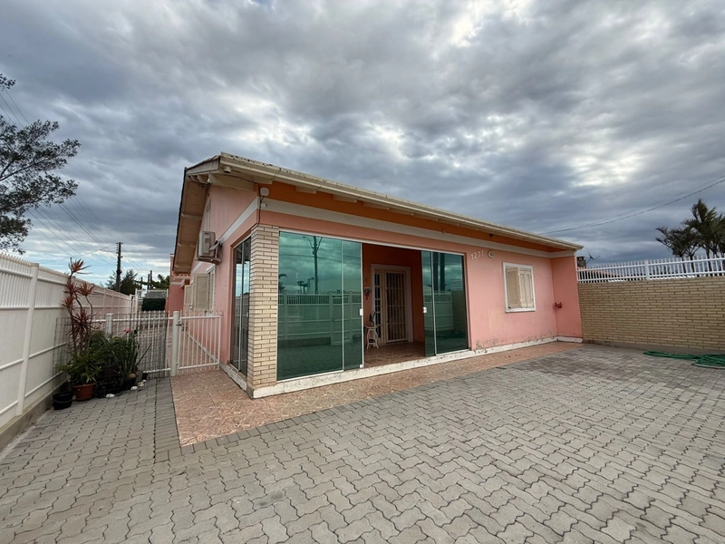 Casa de Esquina em Atlântida Sul!!: 6ª foto da galeria de imagens do imóvel