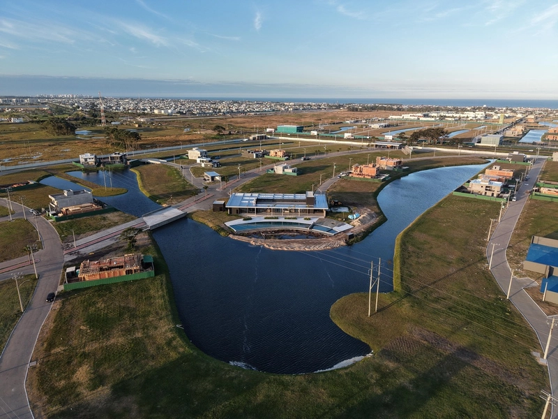 Casa térrea com 03 suítes no condomínio Allure Beach: 17ª foto da galeria de imagens do imóvel