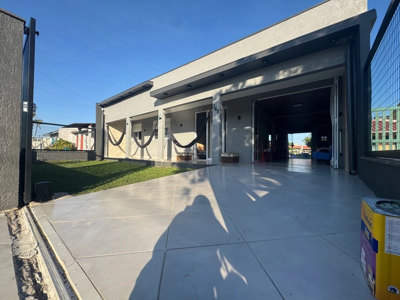 Vende Casa em Atlantida Sul: 2ª foto da galeria de imagens do imóvel