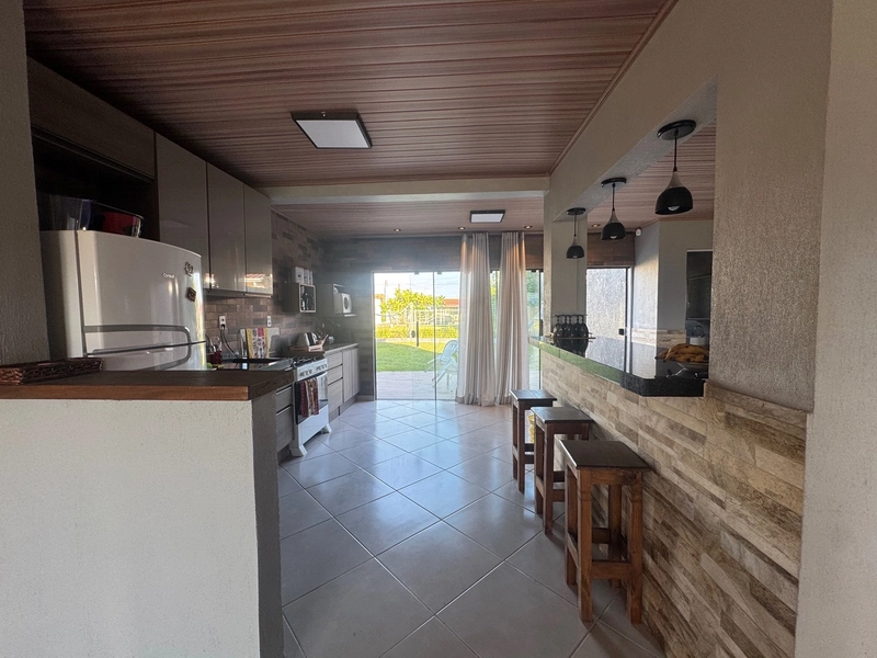 Vende Casa em Atlantida Sul: 6ª foto da galeria de imagens do imóvel