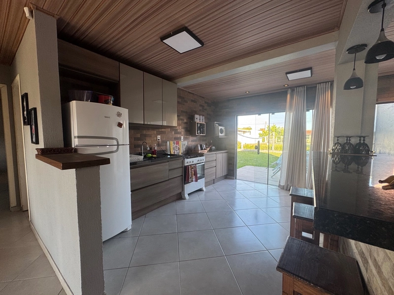 Vende Casa em Atlantida Sul: 5ª foto da galeria de imagens do imóvel