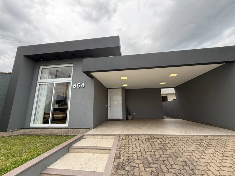 CASA À VENDA EM XANGRI-LÁ!!