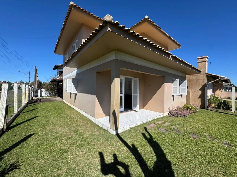 Casa à venda próximo do mar em Atlântida Sul: 4ª foto da galeria de imagens do imóvel