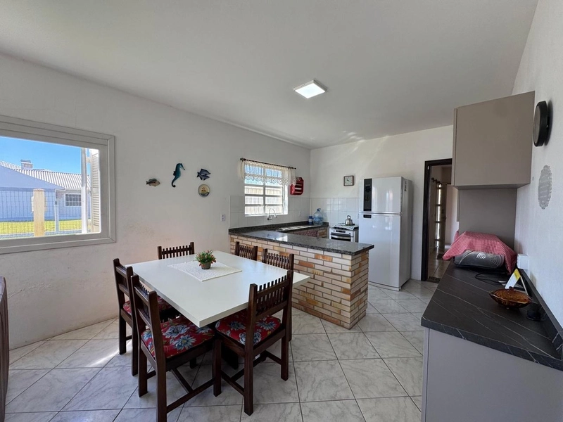 Casa à venda próximo do mar em Atlântida Sul: 11ª foto da galeria de imagens do imóvel