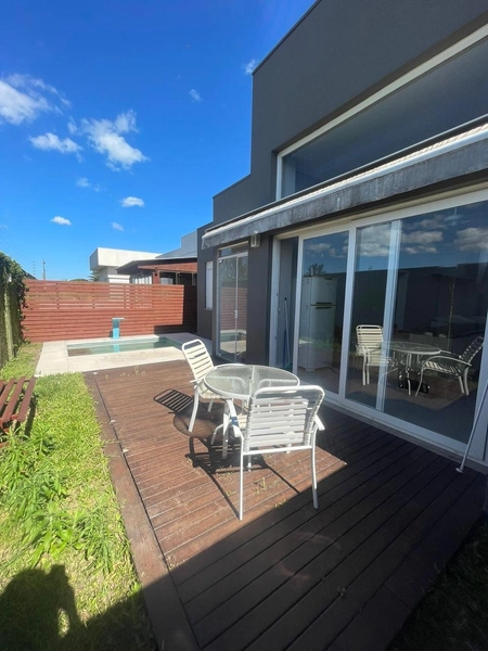 CASA À VENDA NO CONDOMÍNIO LAS PALMAS!