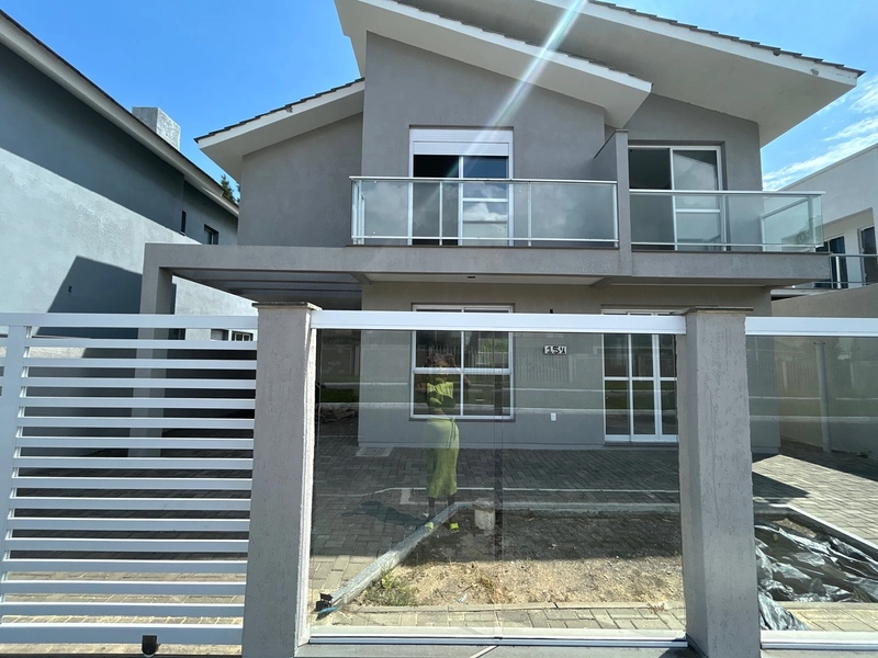 Sobrado à venda com vista para o mar em Atlântida Sul!: 2ª foto da galeria de imagens do imóvel