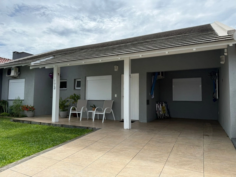 CASA À VENDA EM ATLÂNTIDA SUL!: 2ª foto da galeria de imagens do imóvel