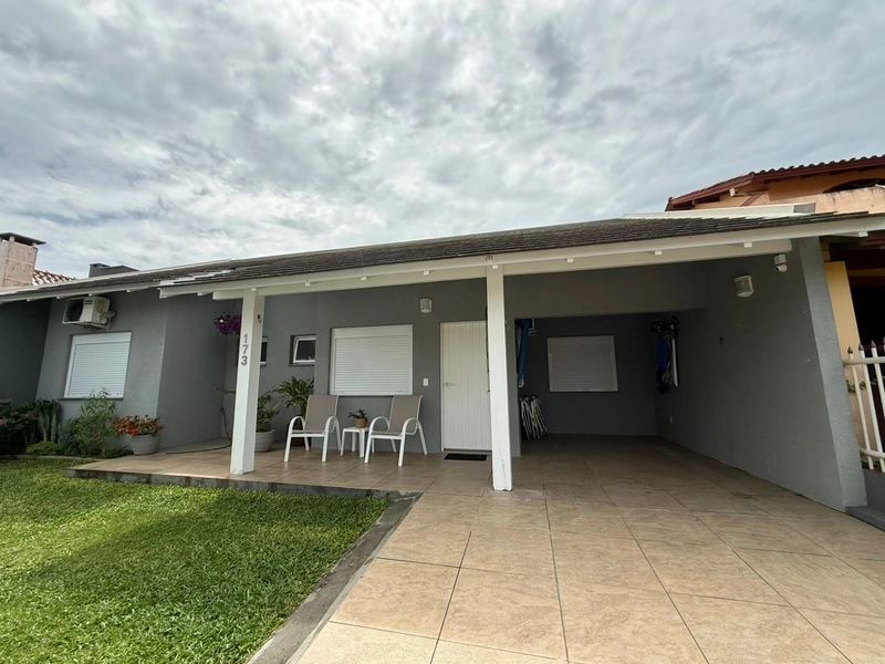 CASA À VENDA EM ATLÂNTIDA SUL!: 3ª foto da galeria de imagens do imóvel