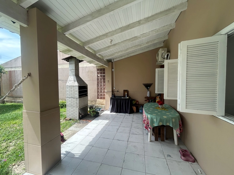 Casa há poucos metros do mar em Atlântida Sul!: 6ª foto da galeria de imagens do imóvel