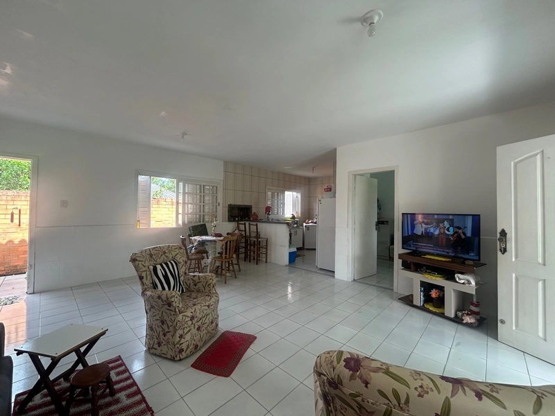 Casa há poucos metros do mar em Atlântida Sul!: 7ª foto da galeria de imagens do imóvel