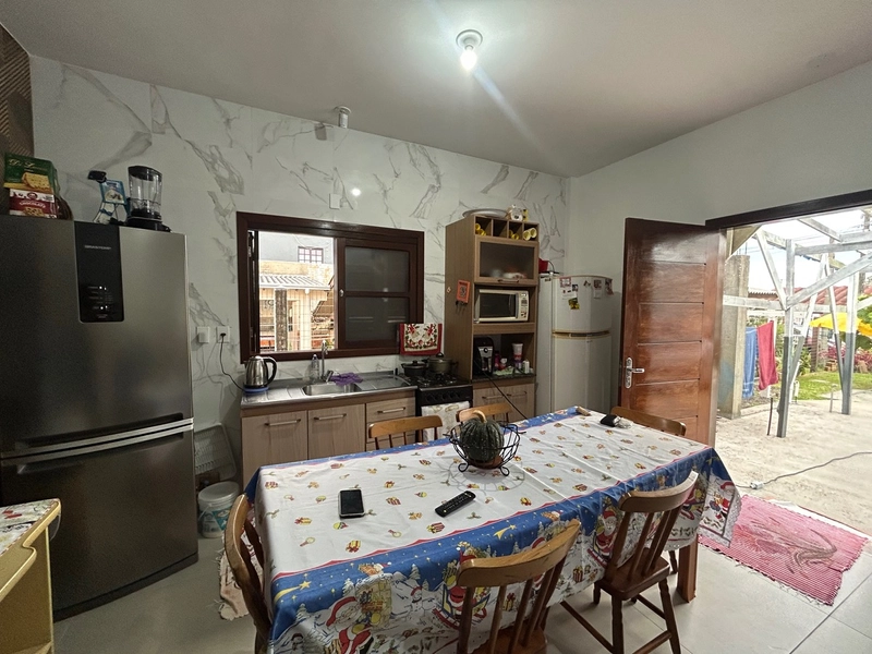 Casa em Atlântida Sul: 6ª foto da galeria de imagens do imóvel