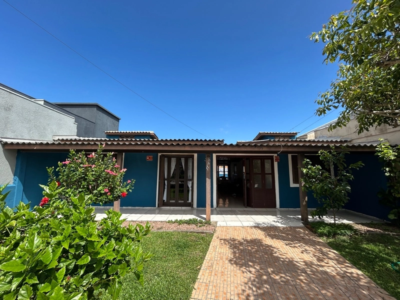 Casa em Atlântida Sul!: 2ª foto da galeria de imagens do imóvel