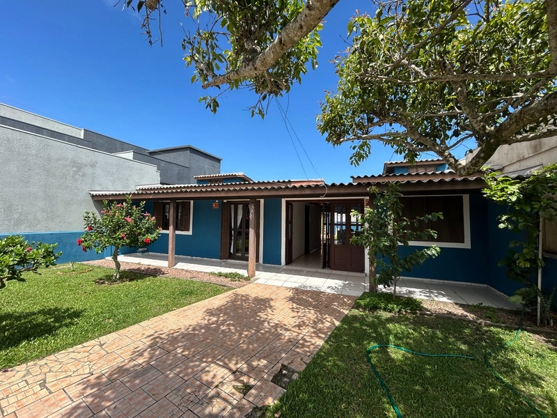 Casa em Atlântida Sul!: 3ª foto da galeria de imagens do imóvel