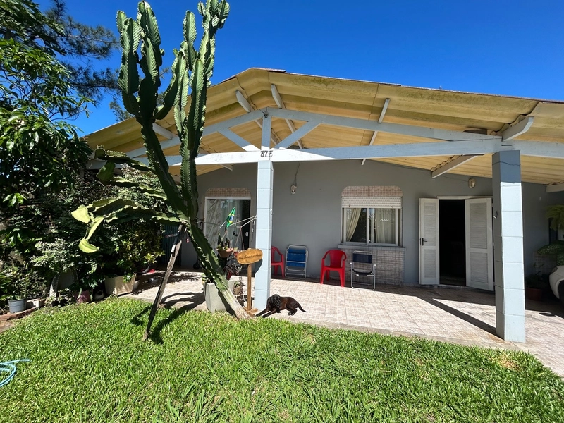 Casa à venda em Atlântida Sul