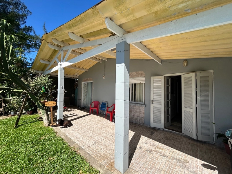 Casa à venda em Atlântida Sul: 3ª foto da galeria de imagens do imóvel