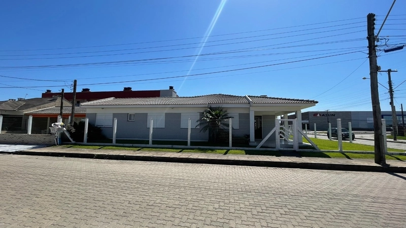 Casa de esquina em Noiva do Mar!: 8ª foto da galeria de imagens do imóvel