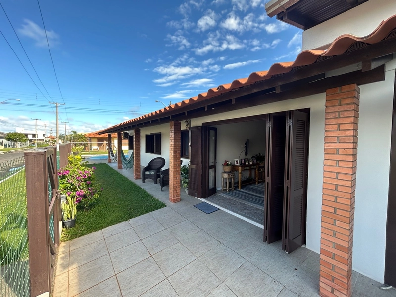 Casa em Atlântida Sul!: 3ª foto da galeria de imagens do imóvel
