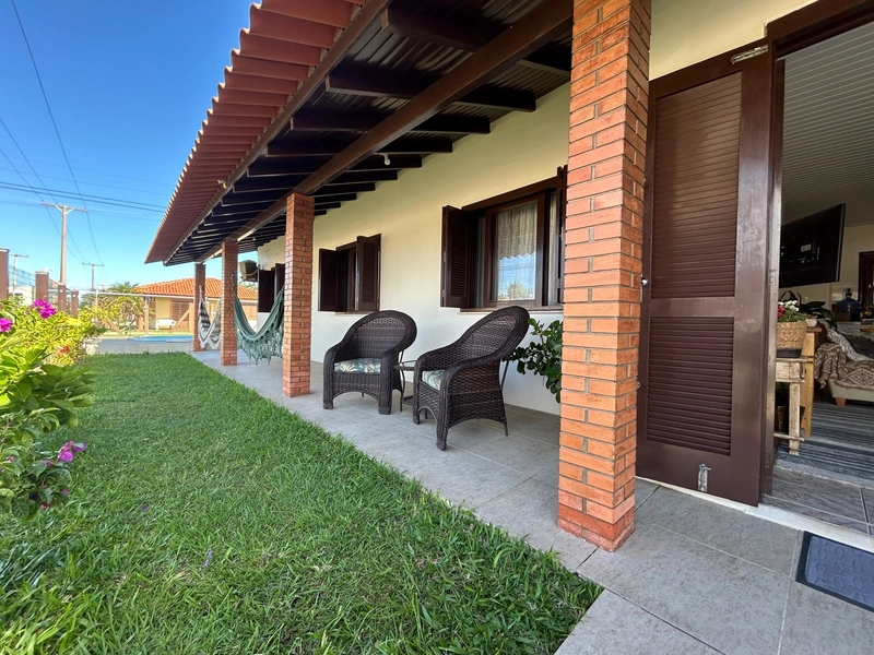 Casa em Atlântida Sul!: 2ª foto da galeria de imagens do imóvel