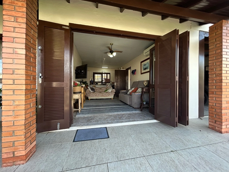 Casa em Atlântida Sul!: 5ª foto da galeria de imagens do imóvel