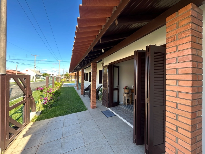 Casa em Atlântida Sul!: 4ª foto da galeria de imagens do imóvel