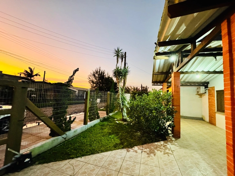 Casa à venda em Atlântida Sul!: 3ª foto da galeria de imagens do imóvel