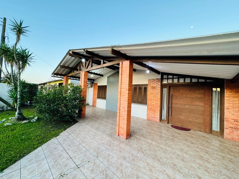 Casa à venda em Atlântida Sul!: 2ª foto da galeria de imagens do imóvel