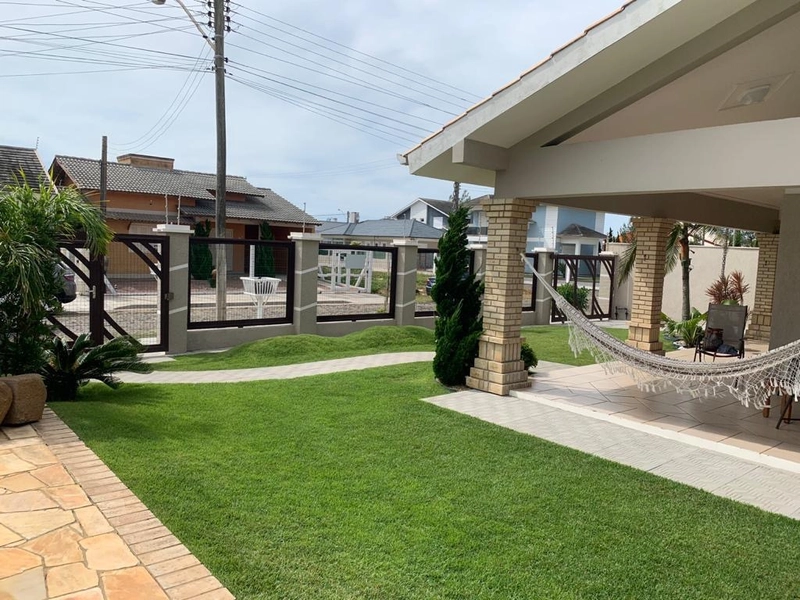 Casa com 2 terrenos,  em Atlântida Sul a 100 metros do mar!: 3ª foto da galeria de imagens do imóvel