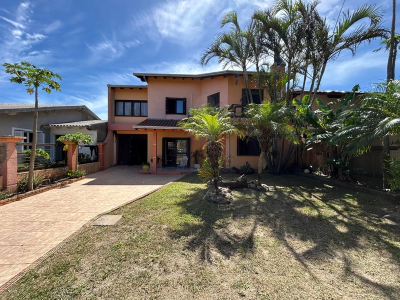 Casa em Atlântida Sul!: 2ª foto da galeria de imagens do imóvel