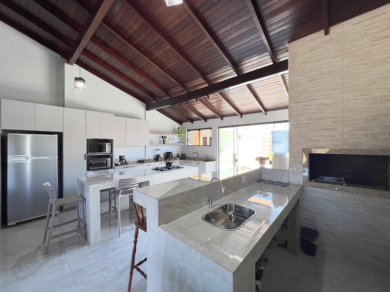 Sobrado em Atlântida Sul: 37ª foto da galeria de imagens do imóvel