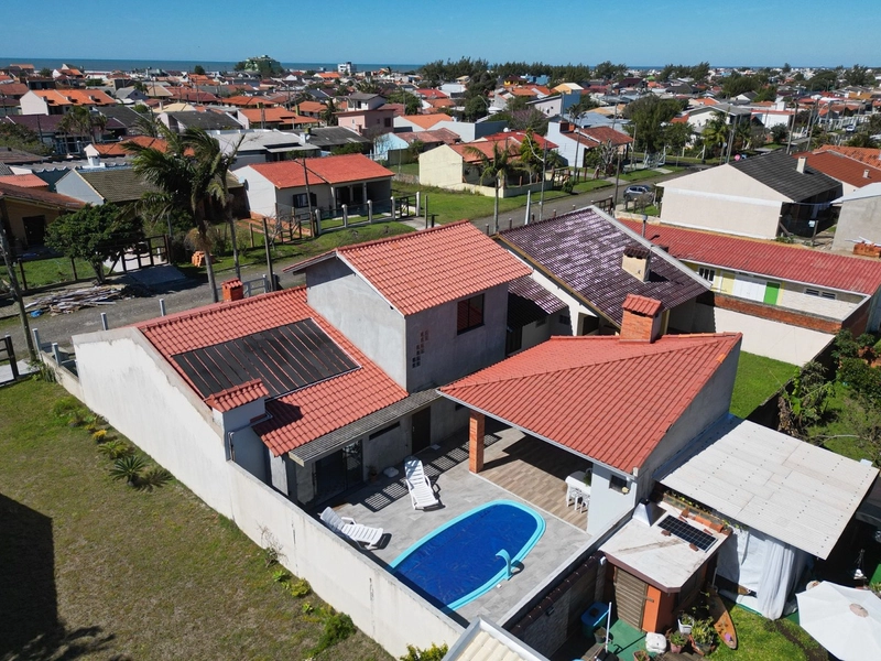 Sobrado em Atlântida Sul: 82ª foto da galeria de imagens do imóvel