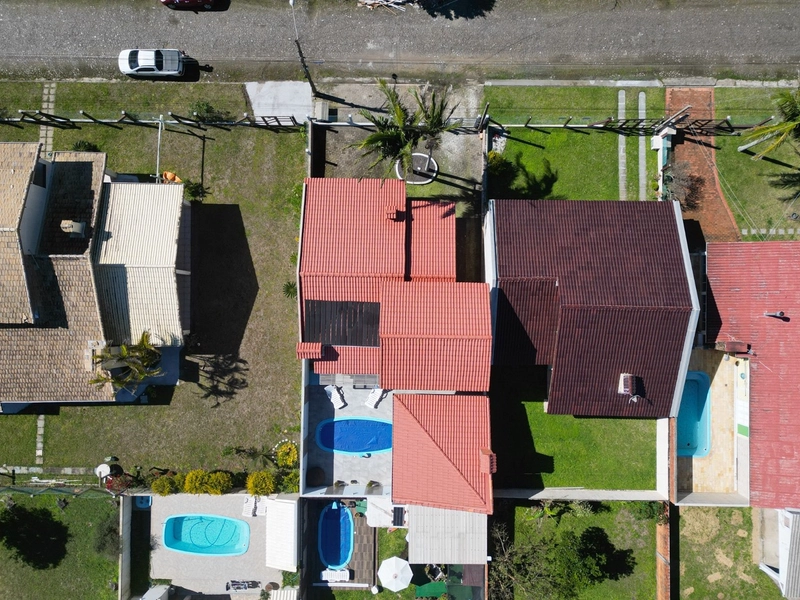 Sobrado em Atlântida Sul: 80ª foto da galeria de imagens do imóvel