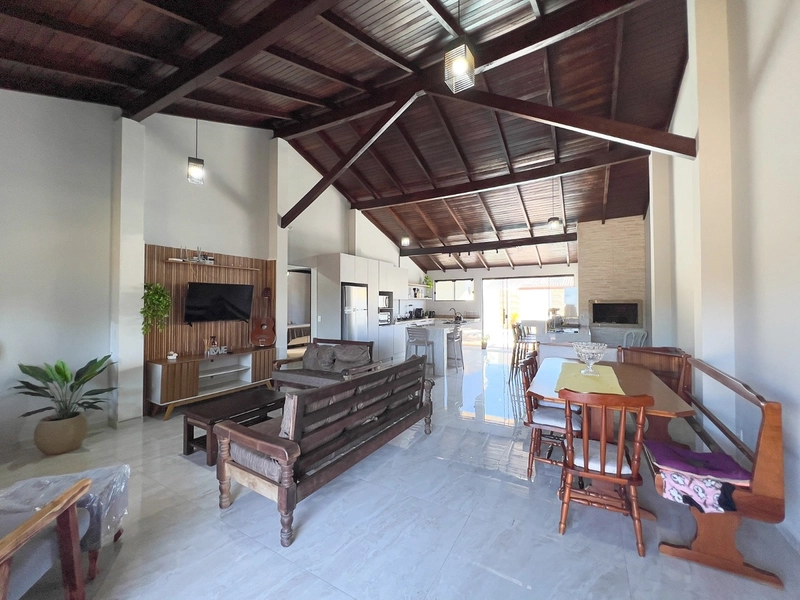 Sobrado em Atlântida Sul: 7ª foto da galeria de imagens do imóvel