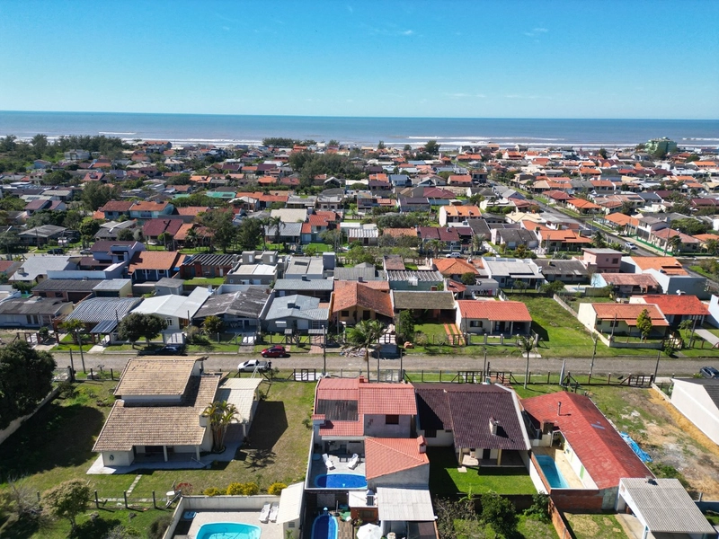 Sobrado em Atlântida Sul: 76ª foto da galeria de imagens do imóvel