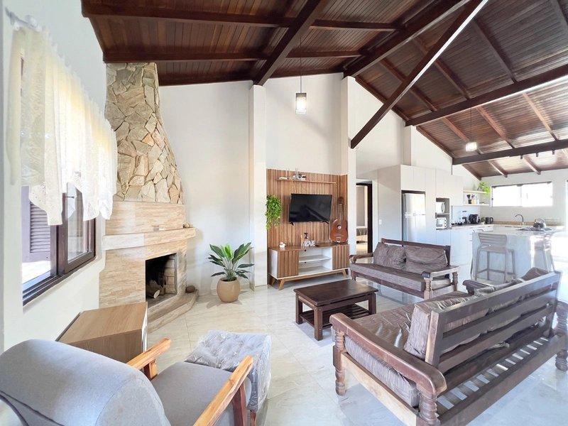 Sobrado em Atlântida Sul: 15ª foto da galeria de imagens do imóvel