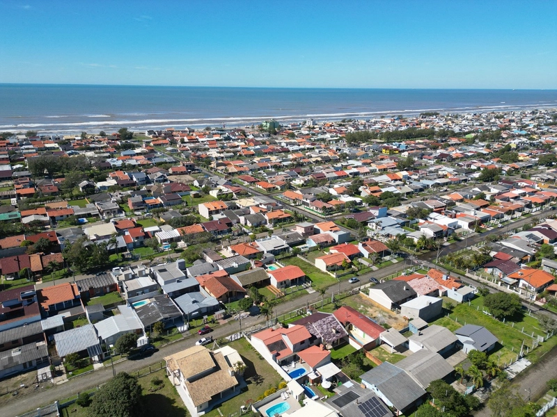 Sobrado em Atlântida Sul: 78ª foto da galeria de imagens do imóvel