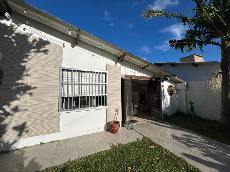 Casa à venda em Atlântida Sul!