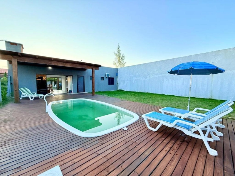 Casa à venda em Atlântida Sul!